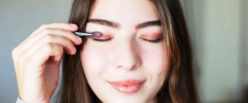 The Delicate Balance: Nurturing Skin Health Through Makeup